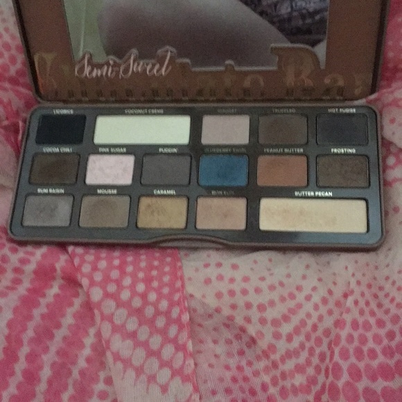 Too faced semi sweet chocolate bar eye palette - Picture 2 of 3
